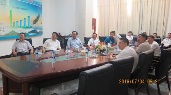 市人大張?zhí)熘拗魅?、市政府謝海波副市長等領導蒞臨我司視察指導工作